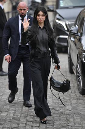 PFW Celine Outside Arrivals Suzy Bae arriving at the Celine show during Fashion Week in Paris, France on March 7, 2026. Photo by Julien Reynaud APS-Medias ABACAPRESS.COM Paris France  Copyright: xReynaudxJulien APS-Medias ABACAx