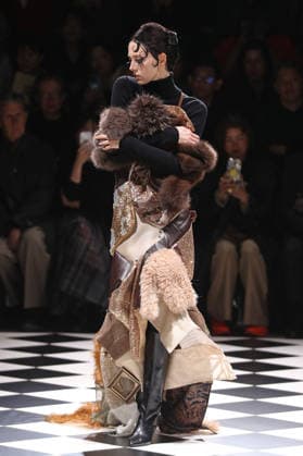 PFW - Junya Watanabe Runway Models Walk Runway for the Junya Watanabe Fall 2026 Ready-to-Wear fashion show during Paris Fashion Week on March 7, 2026 in Paris, France. Photo by Alain-Gil Gonzalez ABACAPRESS.COM Paris France  Copyright: xGonzalezxAlain-Gil ABACAx