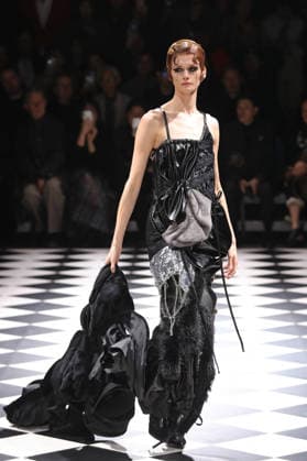 PFW - Junya Watanabe Runway Models Walk Runway for the Junya Watanabe Fall 2026 Ready-to-Wear fashion show during Paris Fashion Week on March 7, 2026 in Paris, France. Photo by Alain-Gil Gonzalez ABACAPRESS.COM Paris France  Copyright: xGonzalezxAlain-Gil ABACAx