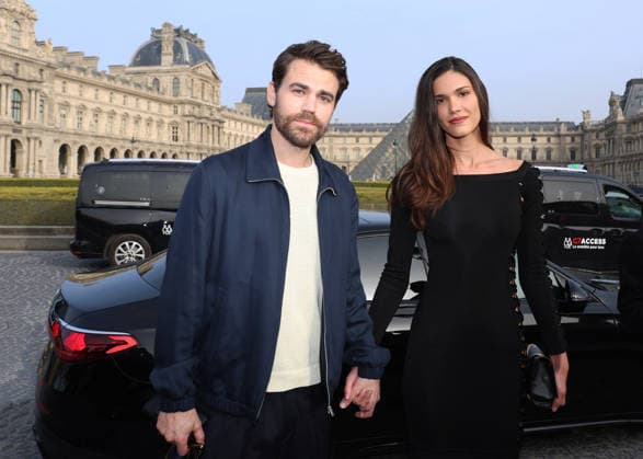 Paul Wesley and his partner Natalie Kuckenburg at the arrivals at the Elie Saab Womenswear Collection Prêt à Porter Fall Winter 2026 2027 show as part of Paris Fashion Week PFW at the Carrousel du Louvre, Paris, France, March 07, 2026 Denis Guignebourg Bestimage Arrivals at the Elie Saab Womenswear Fall Winter 2026 2027 show as part of Paris Fashion Week on March 07, 2026 in Paris, France Paris France  Copyright: xDenisxGuignebourgx xBestimagexDenisxGuignebourgx xBestimagex