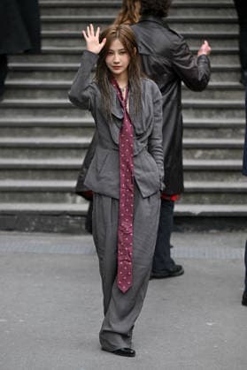 PFW Vivienne Westwood Outside Arrivals Yiqi Yuan arriving at the Vivienne Westwood show during Fashion Week in Paris, France on March 7, 2026. Photo by Julien Reynaud APS-Medias ABACAPRESS.COM Paris France  Copyright: xReynaudxJulien APS-Medias ABACAx