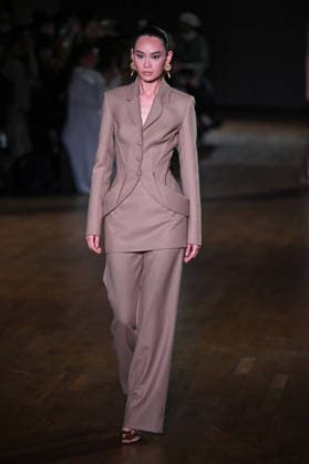 PFW Georges Hobeika Runway A model walks the runway at the Georges Hobeika show during Fashion Week in Paris, France on March 7, 2026. Photo by Julien Reynaud APS-Medias ABACAPRESS.COM Paris France  Copyright: xReynaudxJulien APS-Medias ABACAx