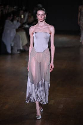 PFW Georges Hobeika Runway A model walks the runway at the Georges Hobeika show during Fashion Week in Paris, France on March 7, 2026. Photo by Julien Reynaud APS-Medias ABACAPRESS.COM Paris France  Copyright: xReynaudxJulien APS-Medias ABACAx