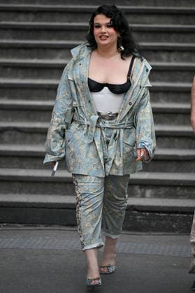 PFW Vivienne Westwood Outside Arrivals Lola Young arriving at the Vivienne Westwood show during Fashion Week in Paris, France on March 7, 2026. Photo by Julien Reynaud APS-Medias ABACAPRESS.COM Paris France  Copyright: xReynaudxJulien APS-Medias ABACAx