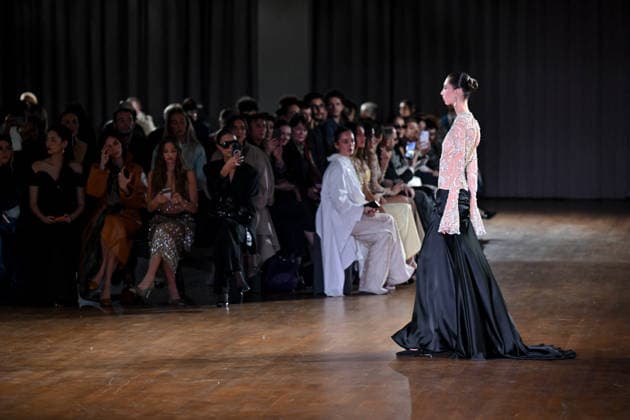 PFW Georges Hobeika Runway A model walks the runway at the Georges Hobeika show during Fashion Week in Paris, France on March 7, 2026. Photo by Julien Reynaud APS-Medias ABACAPRESS.COM Paris France  Copyright: xReynaudxJulien APS-Medias ABACAx
