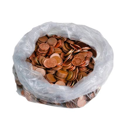 eine Plastiktüte voller Euro-Münzen a plastic bag full of euro coins on a transparent background (License=RF) Copyright: xZoonar.com SergioxDellexVedovex 24735695