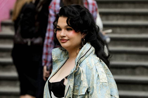 Lola Young Paris Fashion Week PAP AW26 Vivienne Westwood Paris Fashion Week People at the Vivienne Westwood fashion show 453871 2026 03 07  Copyright: xIvankaxVoisinx xStarfacex STAR_453871_010