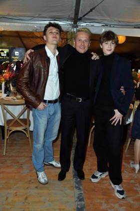 Roman Knizka with his sons Leo and Jona at the BALTIC LIGHTS 2026 Charity Schilttenhunderrennen in Heringsdorf on Usedom on 07 03 2026