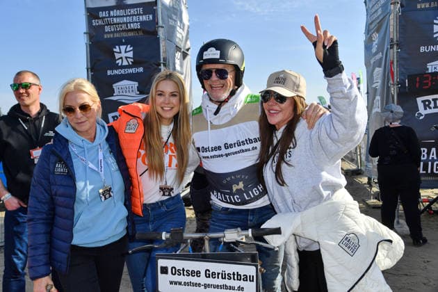 Gesine Lippert, Nina Ensmann, Wolfgang Lippert and Simone Thomalla at the BALTIC LIGHTS 2026 Charity Schilttenhunderrennen in Heringsdorf on Usedom on 07 03 2026