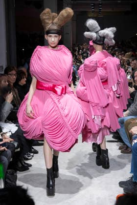 Comme des garcons Womenswear Collection Fall Winter 2026 2027 show as part of Paris Fashion Week PFW , in Paris, France, on March 07, 2026 Bestimage Runway during the Comme des garcons Womenswear Fall Winter 2026 2027 show as part of Paris Fashion Week on March 07, 2026 in Paris, France Paris France  Copyright: xAgencex xBestimagexAgencex xBestimagex