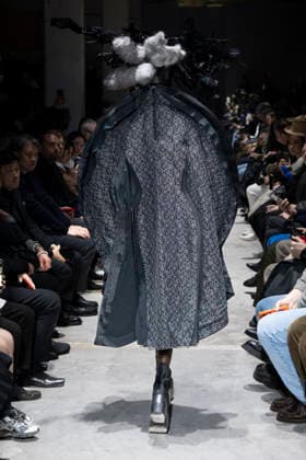 Comme des garcons Womenswear Collection Fall Winter 2026 2027 show as part of Paris Fashion Week PFW , in Paris, France, on March 07, 2026 Bestimage Runway during the Comme des garcons Womenswear Fall Winter 2026 2027 show as part of Paris Fashion Week on March 07, 2026 in Paris, France Paris France  Copyright: xAgencex xBestimagexAgencex xBestimagex