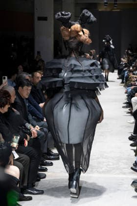 Comme des garcons Womenswear Collection Fall Winter 2026 2027 show as part of Paris Fashion Week PFW , in Paris, France, on March 07, 2026 Bestimage Runway during the Comme des garcons Womenswear Fall Winter 2026 2027 show as part of Paris Fashion Week on March 07, 2026 in Paris, France Paris France  Copyright: xAgencex xBestimagexAgencex xBestimagex