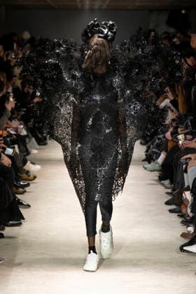 Défilé Noir Kei Ninomiya Collection Femme Prêt à Porter Automne Hiver 2026 2027 lors de la Fashion Week de Paris PFW , à Paris, France, le 7 mars 2026 Bestimage Runway during the Noir Kei Ninomiya Womenswear Fall Winter 2026 2027 show as part of Paris Fashion Week on March 07, 2026 in Paris, France Paris France  Copyright: xAgencex xBestimagexAgencex xBestimagex