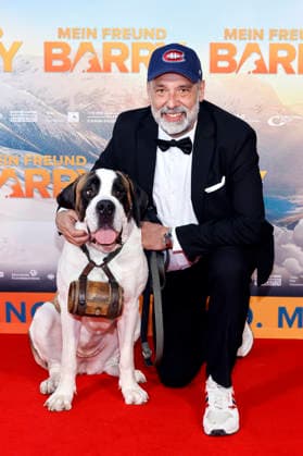 Director Markus Welter with dog Barry at the premiere of the film Mein Freund Barry , a childrens film about an avalanche dog, at the Cinedom cinema in Cologne, 08 03 2026 NRW Germany Copyright: xChristophxHardtx