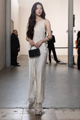 Lee Si an au Front Row du défilé Akris Collection Femme Prêt à Porter Automne Hiver 2026 2027 lors de la Fashion Week de Paris PFW au palais de Tokyo, à Paris, France, le 8 mars 2026 Julien Sarkissian Bestimage Front Row at the Akris Womenswear Fall Winter 2026 2027 show as part of Paris Fashion Week on March 08, 2026 in Paris, France  Copyright: xJulienxSarkissianx xBestimagexJulienxSarkissianx xBestimagex