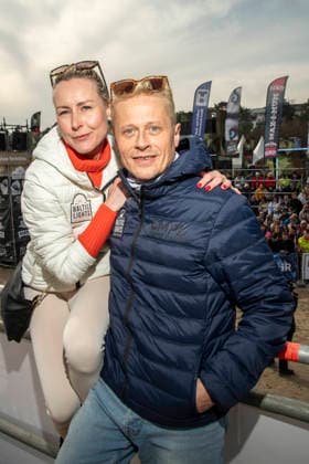 abb Franziska Hippe and Roman Knizka on a Sunday walk on the beach at the Baltic Sea, at 10 years Baltic Lights 2026 celebrity charity sled dog race in favor of Welthungerhilfe at the Baltic Sea between the Seebruecke Ahlbeck and the Seebruecke Heringsdorf ,Saturday 07 03 2026 in Heringsdorf MV Germany