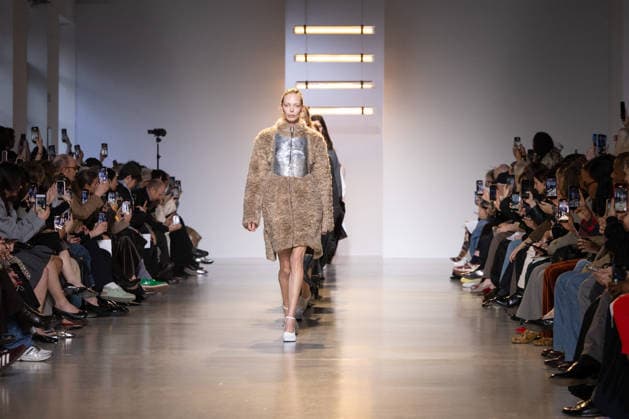 PFW - Niccolo Pasqualetti Runway A model presents a creation by Niccolo Pasqualetti for the Women s Ready to Wear Fall Winter 2026-2027 collection fashion show as part of the Paris Women Fashion Week (PFW), in Paris, on March 8, 2026. Photo by Alexis Jumeau ABACAPRESS.COM Paris France  Copyright: xJumeauxAlexis ABACAx
