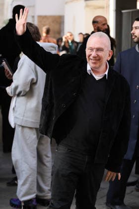 Le créateur Jean Paul Gaultier aux arrivals du défilé Jean Paul Gaultier Collection Femme Prêt à Porter Automne Hiver 2026 2027 lors de la Fashion Week de Paris PFW , à Paris, France, le 8 mars 2026 Olivier Borde Bestimage Arrivals at the Jean Paul Gaultier Womenswear Fall Winter 2026 2027 show as part of Paris Fashion Week on March 08, 2026 in Paris, France Paris France  Copyright: xDenisxGuignebourgx xBestimagexDenisxGuignebourgx xBestimagex