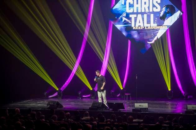 Comedian Chris Tall at TaM 08 03 2026 in Duisburg FOR EDITORIAL PURPOSES ONLY EDITORIAL USE ONLY p Comedian Chris Tall at TaM 08 03 2026 in Duisburg Germany NRW Duisburg Copyright DanielxAttia Copyright: DanielxAttia doc84w30u6o2mo11rx3ullz ,EDITORIAL USE ONLY Copyright: DanielxAttia