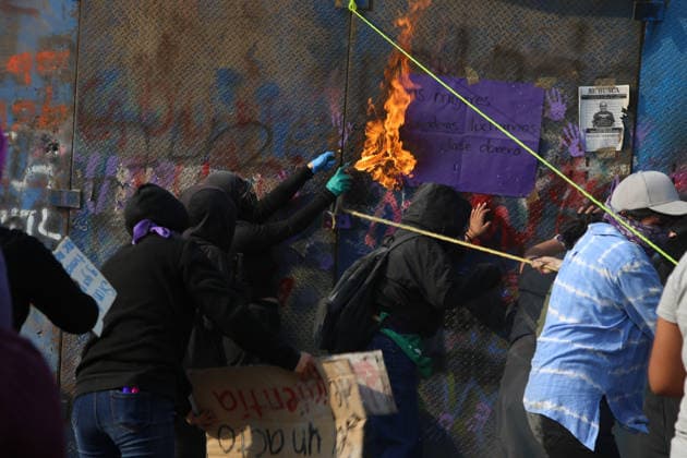 Women burn placards during a rally for the International Women s Day commemoration demand stop femicides in mexico and women s rights. Thousands of women around the world join the global International Women s Day strike. on March 8, 2026 in Mexico City, Mexico. Mexico City Mexico - ZUMAe321 20260308_zia_e321_062 Copyright: xBrendaxCarrerax