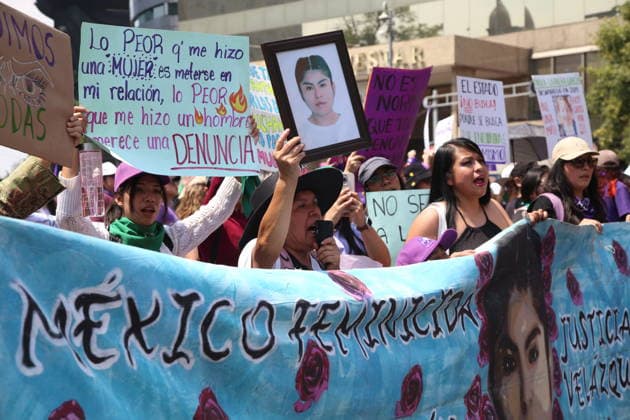 Women taking part during a rally for the International Women s Day commemoration demand stop femicides in mexico and women s rights. Thousands of women around the world join the global International Women s Day strike. on March 8, 2026 in Mexico City, Mexico. Mexico City Mexico - ZUMAe321 20260308_zia_e321_063 Copyright: xBrendaxCarrerax