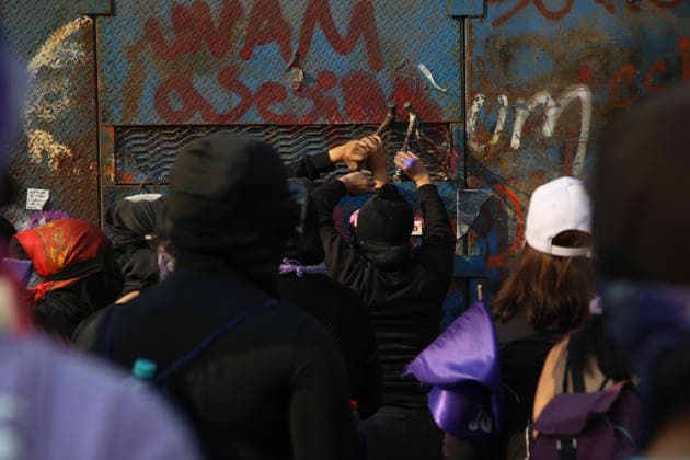 Women taking part during a rally for the International Women s Day commemoration demand stop femicides in mexico and women s rights. Thousands of women around the world join the global International Women s Day strike. on March 8, 2026 in Mexico City, Mexico. Mexico City Mexico - ZUMAe321 20260308_zia_e321_095 Copyright: xBrendaxCarrerax