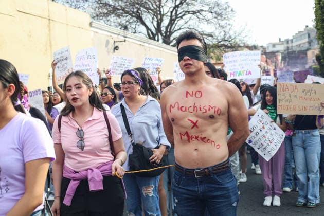 News Bilder des Tages #2 Women Join Global Strike for International Women s Day A man with the phrase No Machismo for Mexicans painted on his chest taking part during a rally marking the International Women s Day to demand women rights. on March 8, 2026 in Tlaxcala, Mexico. (Photo by Essene Hernandez Eyepix Group) Copyright: xEssenexHernandezx xEyepixxGroupx EH_08032026_177712