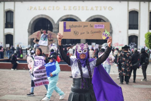 News Bilder des Tages #2 Women Join Global Strike for International Women s Day A woman taking part during a rally marking the International Women s Day to demand women rights. on March 8, 2026 in Tlaxcala, Mexico. (Photo by Essene Hernandez Eyepix Group) Copyright: xEssenexHernandezx xEyepixxGroupx EH_08032026_177734