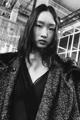 Paris Fashion Week - Women F W 26-27 Akris fashion show Backstage Palais de Tokyo - Paris, France Mengyu Luo Paris Fashion Week - Women F W 26-27 Akris fashion show Backstage Palais de Tokyo - Paris, France 8th March 2026 SGPItalia id 134576_011 * Not Exclusive  Copyright: xLorenzoxCremonax