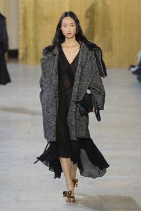 PFW - Akris Runway A model walks the runway during the Akris Womenswear Fall Winter 2026-2027 show as part of Paris Fashion Week on March 08, 2026 in Paris, France. Photo by Alain Gil Gonzalez ABACAPRESS.COM Paris France  Copyright: xGonzalezxAlain-Gil ABACAx