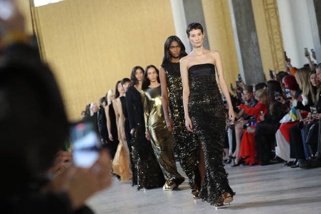 PFW - Akris Runway A model walks the runway during the Akris Womenswear Fall Winter 2026-2027 show as part of Paris Fashion Week on March 08, 2026 in Paris, France. Photo by Alain Gil Gonzalez ABACAPRESS.COM Paris France  Copyright: xGonzalezxAlain-Gil ABACAx