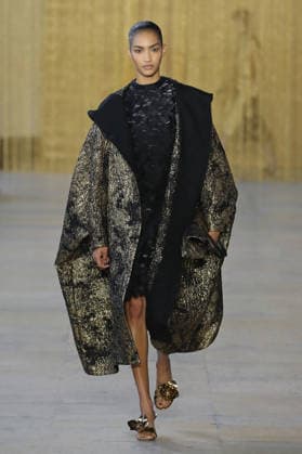 PFW - Akris Runway A model walks the runway during the Akris Womenswear Fall Winter 2026-2027 show as part of Paris Fashion Week on March 08, 2026 in Paris, France. Photo by Alain Gil Gonzalez ABACAPRESS.COM Paris France  Copyright: xGonzalezxAlain-Gil ABACAx