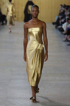 PFW - Akris Runway A model walks the runway during the Akris Womenswear Fall Winter 2026-2027 show as part of Paris Fashion Week on March 08, 2026 in Paris, France. Photo by Alain Gil Gonzalez ABACAPRESS.COM Paris France  Copyright: xGonzalezxAlain-Gil ABACAx