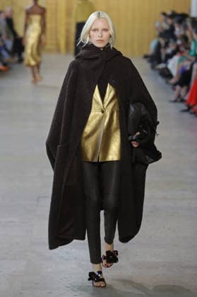 PFW - Akris Runway A model walks the runway during the Akris Womenswear Fall Winter 2026-2027 show as part of Paris Fashion Week on March 08, 2026 in Paris, France. Photo by Alain Gil Gonzalez ABACAPRESS.COM Paris France  Copyright: xGonzalezxAlain-Gil ABACAx