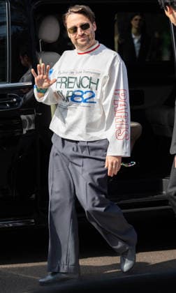 Entertainment Bilder des Tages #2 Kieran Culkin at Lacoste Collection Femme Prêt à Porter Automne Hiver 2026 2027 fashion show during Paris Fashion Week on march 8th 2026 Thibault Duboucher Bestimage Celebrities at Lacoste Women Ready to Wear Fall Winter 2026 2027 Collection fashion show, during Paris Fashion Week on march 8th 2026 Paris France  Copyright: xThibaultxDuboucherx xBestimagexThibaultxDuboucherx xBestimagex