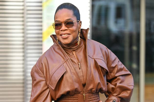 PFW Zimmermann Outside Arrivals Oprah Winfrey arriving at the Zimmermann show during Fashion Week in Paris, France on March 9, 2026. Photo by Julien Reynaud APS-Medias ABACAPRESS.COM Paris France  Copyright: xReynaudxJulien APS-Medias ABACAx