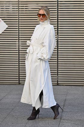 PFW Zimmermann Outside Arrivals Poppy Delevingne arriving at the Zimmermann show during Fashion Week in Paris, France on March 9, 2026. Photo by Julien Reynaud APS-Medias ABACAPRESS.COM Paris France  Copyright: xReynaudxJulien APS-Medias ABACAx