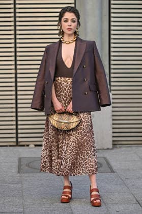 PFW Zimmermann Outside Arrivals Alice Isaaz arriving at the Zimmermann show during Fashion Week in Paris, France on March 9, 2026. Photo by Julien Reynaud APS-Medias ABACAPRESS.COM Paris France  Copyright: xReynaudxJulien APS-Medias ABACAx