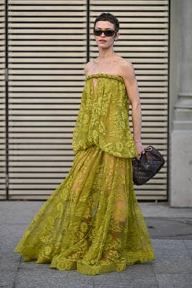 PFW Zimmermann Outside Arrivals Guest arriving at the Zimmermann show during Fashion Week in Paris, France on March 9, 2026. Photo by Julien Reynaud APS-Medias ABACAPRESS.COM Paris France  Copyright: xReynaudxJulien APS-Medias ABACAx