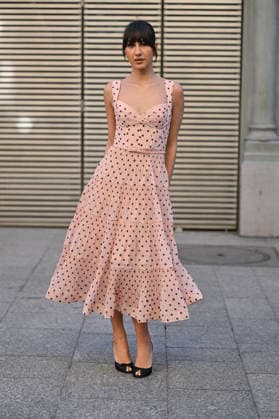PFW Zimmermann Outside Arrivals Guest arriving at the Zimmermann show during Fashion Week in Paris, France on March 9, 2026. Photo by Julien Reynaud APS-Medias ABACAPRESS.COM Paris France  Copyright: xReynaudxJulien APS-Medias ABACAx
