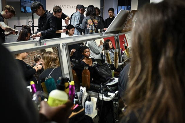 PFW - Backstage of Shiatzy Chen Runway in Paris FA Models get prepared before the runway for the Shiatzy Chen collection as part of Paris Fashion Week in Paris, on March 9, 2026. Photo by Firas Abdullah ABACAPRESS.COM Paris Ile-de-France France  Copyright: xAbdullahxFiras ABACAx
