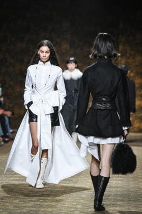 PFW - Shiatzy Chen Runway in Paris FA Models walk the runway for the Shiatzy Chen collection as part of Paris Fashion Week in Paris, on March 9, 2026. Photo by Firas Abdullah ABACAPRESS.COM Paris Ile-de-France France  Copyright: xAbdullahxFiras ABACAx