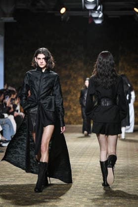 PFW - Shiatzy Chen Runway in Paris FA A model walks the runway for the Shiatzy Chen collection as part of Paris Fashion Week in Paris, on March 9, 2026. Photo by Firas Abdullah ABACAPRESS.COM Paris Ile-de-France France  Copyright: xAbdullahxFiras ABACAx