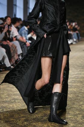 PFW - Shiatzy Chen Runway in Paris FA A model walks the runway for the Shiatzy Chen collection as part of Paris Fashion Week in Paris, on March 9, 2026. Photo by Firas Abdullah ABACAPRESS.COM Paris Ile-de-France France  Copyright: xAbdullahxFiras ABACAx