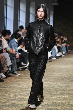 PFW - Shiatzy Chen Runway in Paris FA A model walks the runway for the Shiatzy Chen collection as part of Paris Fashion Week in Paris, on March 9, 2026. Photo by Firas Abdullah ABACAPRESS.COM Paris Ile-de-France France  Copyright: xAbdullahxFiras ABACAx