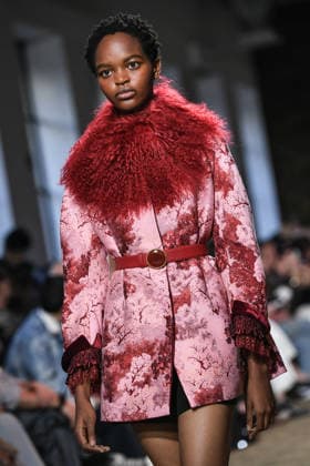 PFW - Shiatzy Chen Runway in Paris FA A model walks the runway for the Shiatzy Chen collection as part of Paris Fashion Week in Paris, on March 9, 2026. Photo by Firas Abdullah ABACAPRESS.COM Paris Ile-de-France France  Copyright: xAbdullahxFiras ABACAx