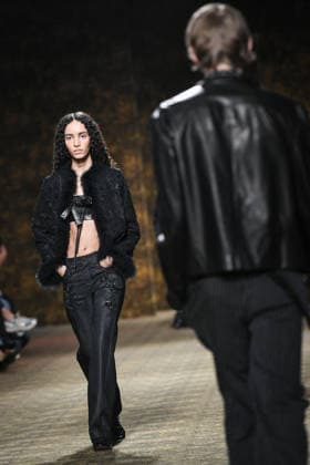 PFW - Shiatzy Chen Runway in Paris FA A model walks the runway for the Shiatzy Chen collection as part of Paris Fashion Week in Paris, on March 9, 2026. Photo by Firas Abdullah ABACAPRESS.COM Paris Ile-de-France France  Copyright: xAbdullahxFiras ABACAx