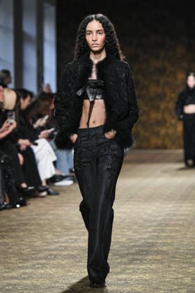 PFW - Shiatzy Chen Runway in Paris FA A model walks the runway for the Shiatzy Chen collection as part of Paris Fashion Week in Paris, on March 9, 2026. Photo by Firas Abdullah ABACAPRESS.COM Paris Ile-de-France France  Copyright: xAbdullahxFiras ABACAx