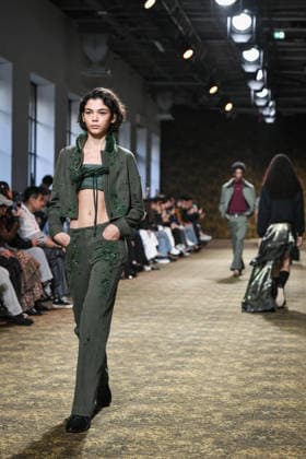 PFW - Shiatzy Chen Runway in Paris FA A model walks the runway for the Shiatzy Chen collection as part of Paris Fashion Week in Paris, on March 9, 2026. Photo by Firas Abdullah ABACAPRESS.COM Paris Ile-de-France France  Copyright: xAbdullahxFiras ABACAx