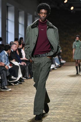 PFW - Shiatzy Chen Runway in Paris FA A model walks the runway for the Shiatzy Chen collection as part of Paris Fashion Week in Paris, on March 9, 2026. Photo by Firas Abdullah ABACAPRESS.COM Paris Ile-de-France France  Copyright: xAbdullahxFiras ABACAx